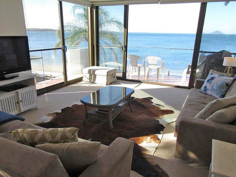 13 'Harbourside', 3-7 Soldiers Point Road - Fantastic Waterfront Unit - Holiday Byron Bay 0