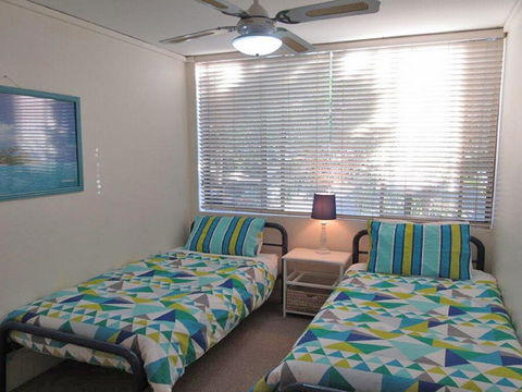 13 'Harbourside', 3-7 Soldiers Point Road - Fantastic Waterfront Unit - Holiday Byron Bay 3