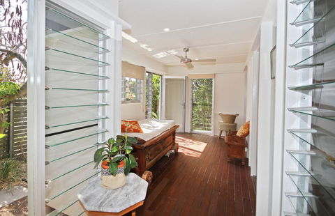 13 Ann Street, Coolum Beach, Pet Friendly, Linen Included - Holiday Byron Bay 1