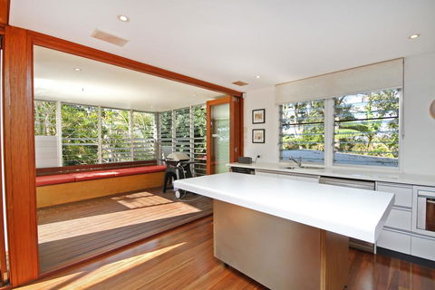 13 Ann Street, Coolum Beach, Pet Friendly, Linen Included - Holiday Byron Bay 2