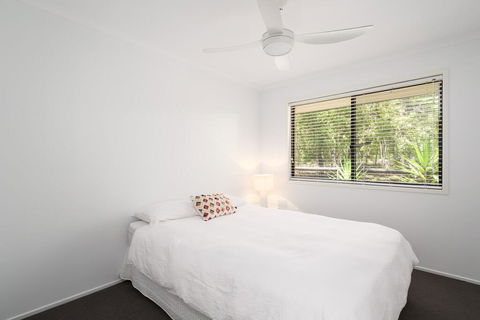 13 Orania Court, Rainbow Shores - Pool, Sleeps 8, Air Conditioning, Fire Pit - Holiday Byron Bay 0