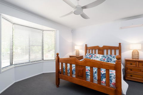 13 Orania Court, Rainbow Shores - Pool, Sleeps 8, Air Conditioning, Fire Pit - Holiday Byron Bay 2