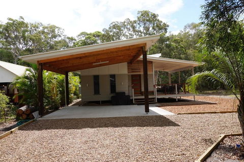 15 Esprit Drive - Rainbow Shores, Gorgeous, Modern Beach House - Holiday Byron Bay 3