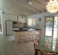 15 Larapinta Court - Family home with swimming pool in a quiet street and central location close to CBD - Holiday Byron Bay