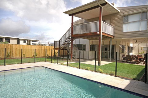 15 Wave Crescent Mount Coolum - Pet Friendly, WIFI, Foxtel, Linen Included - Holiday Byron Bay 1