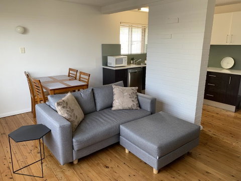 2 Bed Bar Beach Apartment - Stroll To Beach & Cafes, Supermarket Apartment 6 - Holiday Byron Bay 1