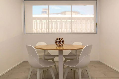 2 Bedroom Apartment Seconds From Valley - Holiday Byron Bay 2