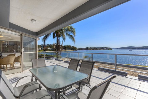 2 The Shores Soldiers Point - Waterfront - Uninterrupted Water Views INCLUDING ALL LINEN & TOWELS, Free Wi-Fi - Holiday Byron Bay 0