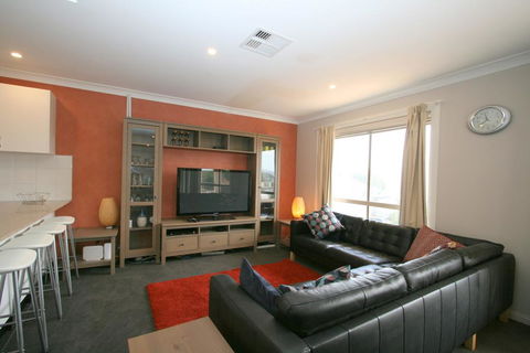 2/17 Jillamatong Street - Holiday Byron Bay 0