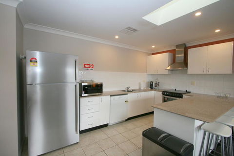 2/17 Jillamatong Street - Holiday Byron Bay 2