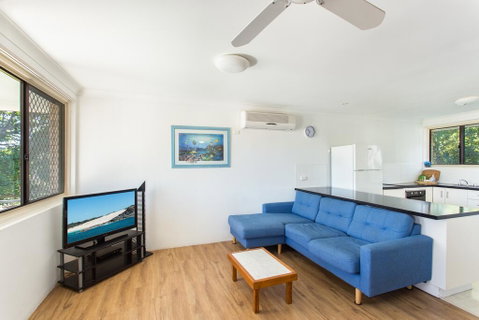 26 Wallis View - Opposite The Lake - 3 Bedroom Apartment - Sleeps 8 - Holiday Byron Bay 2