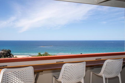 BEST OCEAN VIEWS ON STRADDIE + SUNSET DECK - Holiday Byron Bay 0