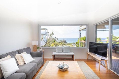 BEST OCEAN VIEWS ON STRADDIE + SUNSET DECK - Holiday Byron Bay 2