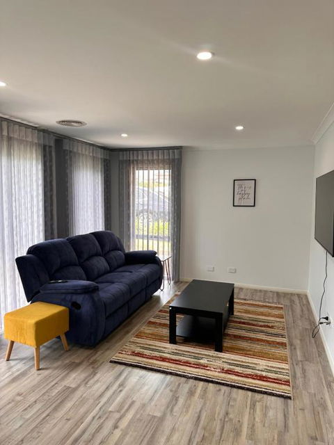 Canberra 3 Bedroom Home To Remember - Holiday Byron Bay 3