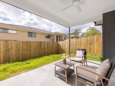 Cute 4BR Family Home In Calamvale - Holiday Byron Bay 0