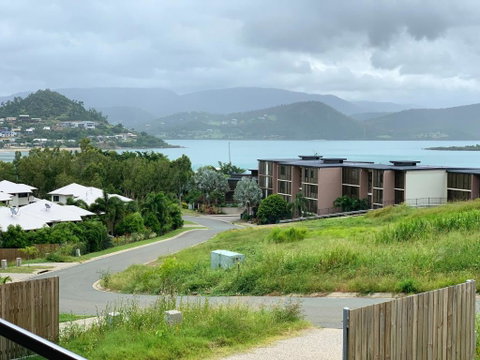 DAYDREAMING Airlie Beach, Water Views & Only 200m To Boardwalk. - Holiday Byron Bay 2