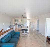 3 Bedroom Apartment // Spence St - Holiday Byron Bay