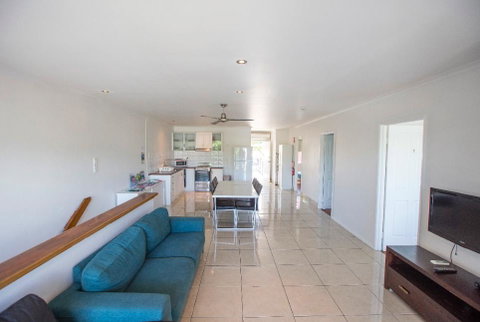 3 Bedroom Apartment // Spence St - Holiday Byron Bay 0