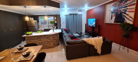 3 BEDROOM CITY ESCAPE - CHAMPAGNE STAYS Darwin - Holiday Byron Bay 1
