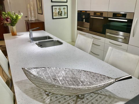 3 Divas Luxury Accommodation - Holiday Byron Bay 0