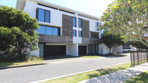 3/26 West Street-CBD Location! - Holiday Byron Bay 0
