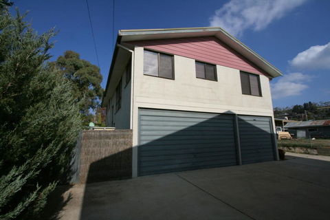 3/9 Park Road, Jindabyne - Holiday Byron Bay 1