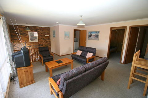3/9 Park Road, Jindabyne - Holiday Byron Bay 0