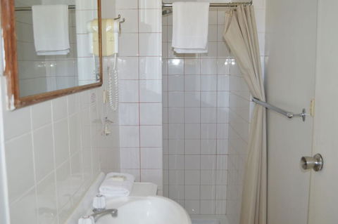 4 Lakeview Plaza - Holiday Byron Bay 1