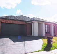 5 Bed 2 Bath big house - Holiday Byron Bay
