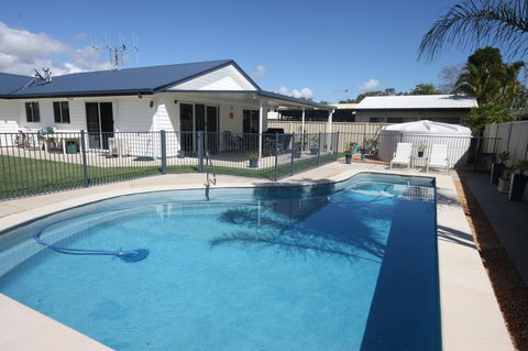 62 Tingira Close - Modern Lowset Home With Swimming Pool, Outdoor Area, Ample Parking. Pet Friendly - Holiday Byron Bay 3