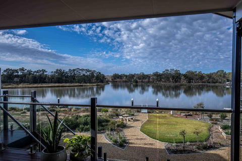 64 Marina Way, Mannum - Holiday Byron Bay 0