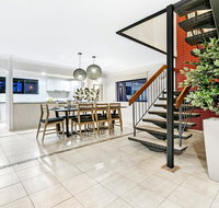 7 Bedroom Gold Coast Luxury Waterfront Home with Pool sleeps 20 - Holiday Byron Bay