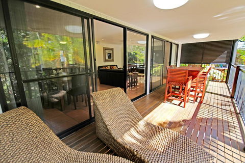 8 Springfield Avenue - Pet Friendly, Linen Included - Holiday Byron Bay 3