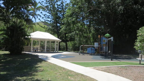 9 Butler Street At Picnic Bay - Holiday Byron Bay 1