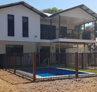 9 Ibis Court - pool beach volleyball air conditioning - Holiday Byron Bay