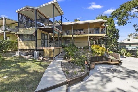 9 Merinda Crescent - Holiday Byron Bay 0