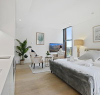 A Luxury home hidden in the Urban oasis - Holiday Byron Bay