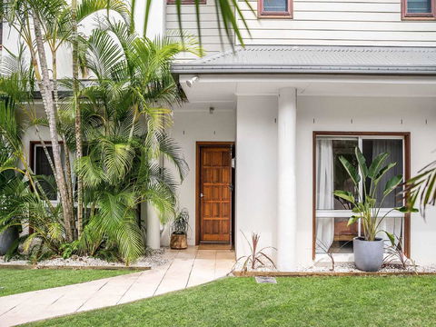 A PERFECT STAY - Baby Blue - Holiday Byron Bay 0