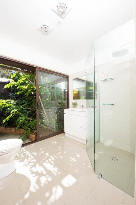 A Suite Spot In The Hills - Holiday Byron Bay 3