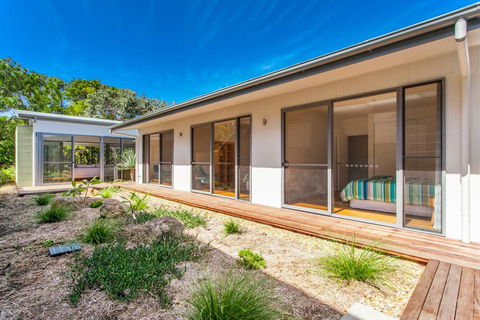 A SWEET ESCAPE - Beachfront Tranquility - Holiday Byron Bay 1