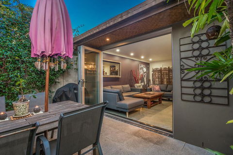 A SWEET ESCAPE - Brandon St Beach & Spa - Holiday Byron Bay 0