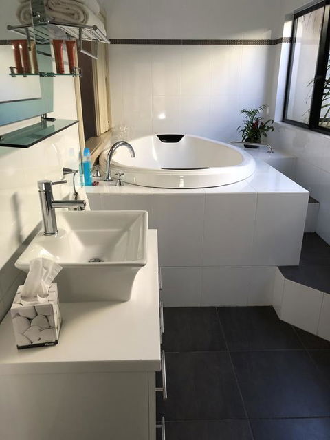 About Time Retreats- Studio Seven - Holiday Byron Bay 1