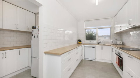 ABSOLUTE BEACHFRONT - FRANKSTON - Holiday Byron Bay 2