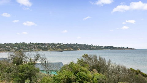 ABSOLUTE BEACHFRONT - FRANKSTON - Holiday Byron Bay 1