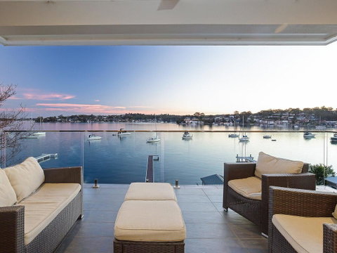 Absolute Waterfront Lakehouse Fishing Point Waterfront Pool Jetty - Holiday Byron Bay 1