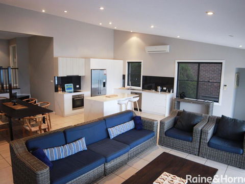 Absolutely Avoca - 114a Avoca Drive, Avoca Beach - Holiday Byron Bay 2