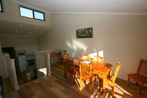 Acacia 5/2 Kirwan Close - Holiday Byron Bay 1