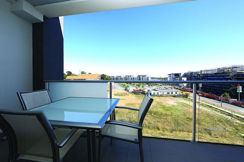 Accommodate Canberra - Aspire - Holiday Byron Bay 1