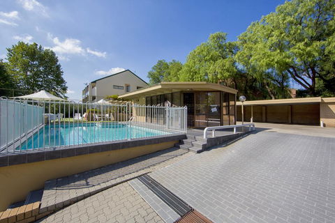 Accommodate Canberra - Kingston Court - Holiday Byron Bay 2