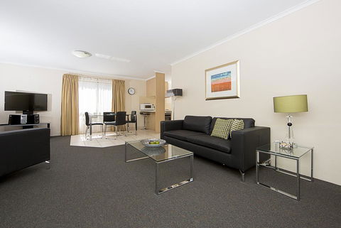 Accommodate Canberra - Kingston Court - Holiday Byron Bay 0